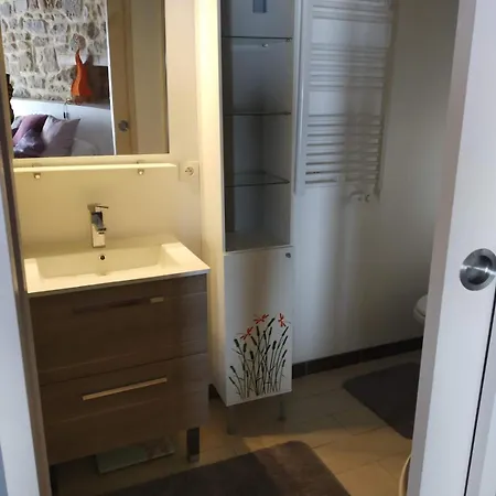 8 Beds * Joncels